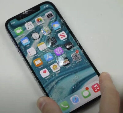 iPhone 12 Pro Max bị bể màn hình cần thay thế ngay