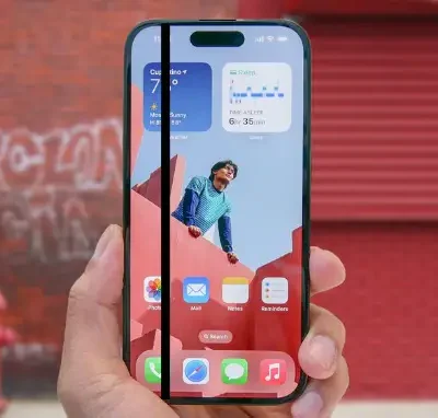 Điện thoại iPhone 16 bị sọc màn hình